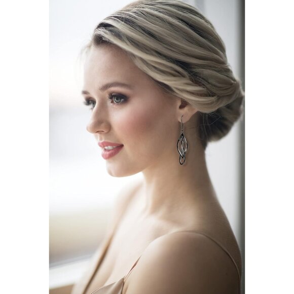 Women's 18K Gold Plated Earrings Wire Cute Classic Infinity With Jewelry Box - Picture 2 of 6